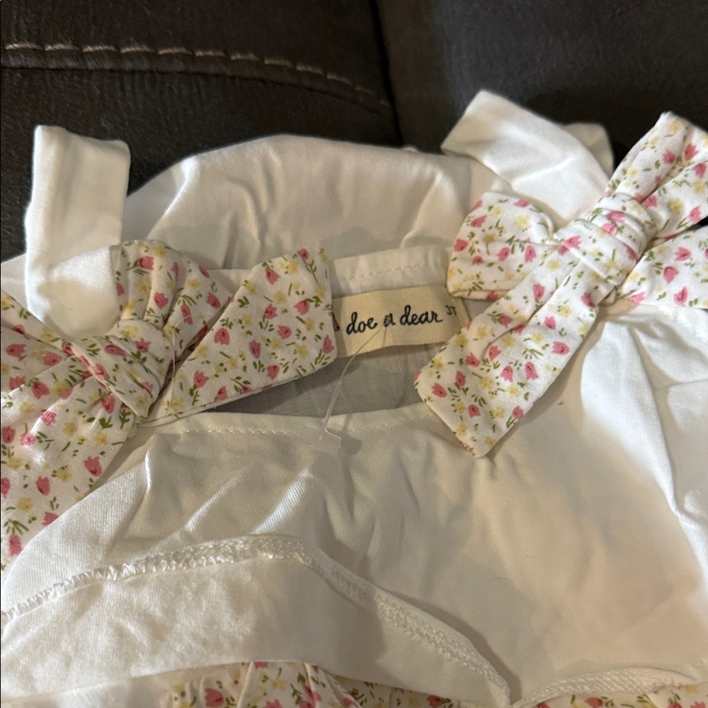 Doe a dear Floral Ruffle 3t top - Picture 2 of 5